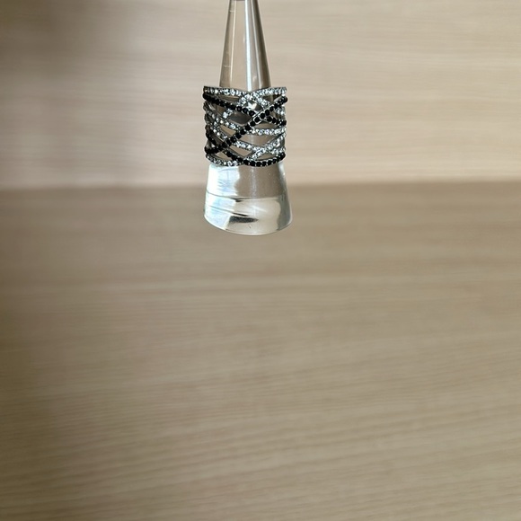 Express Silver and Black Ring 8 - Picture 5 of 11